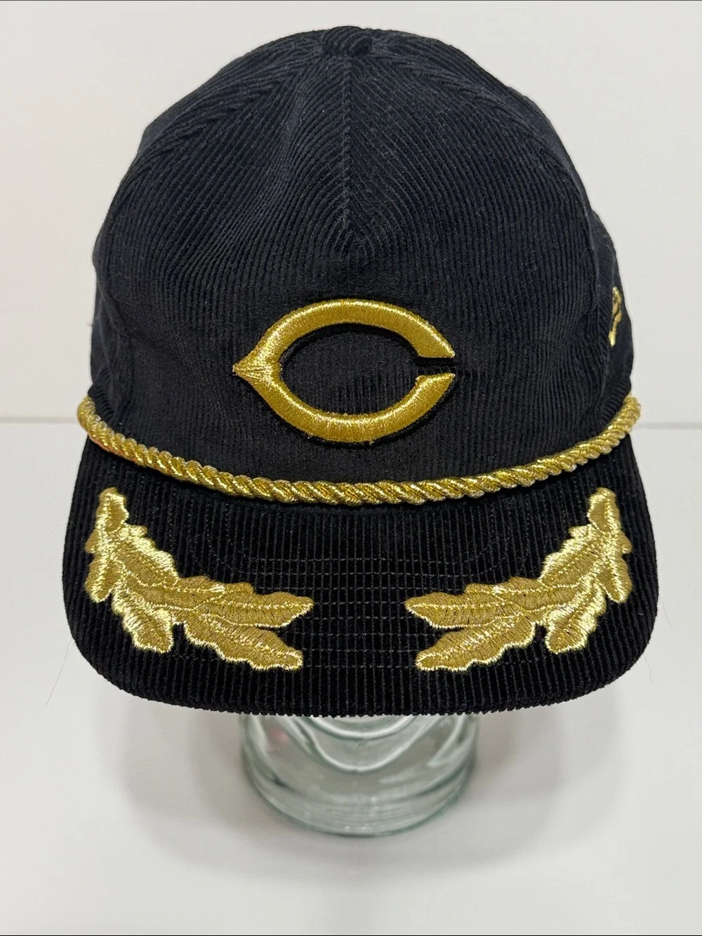 Chicago Cubs New Era Corduroy Filigree Golfer Snapback in Black with Gold